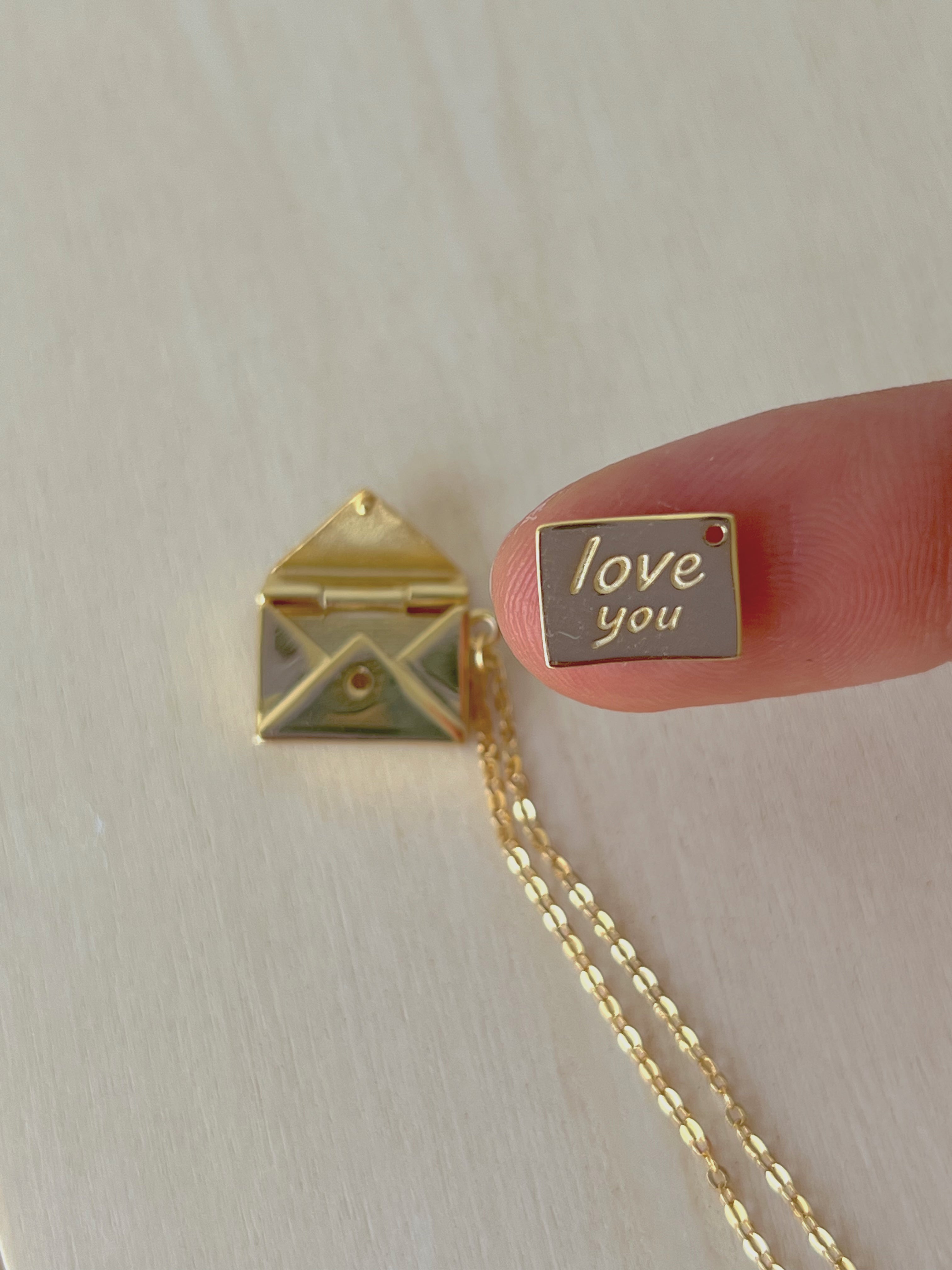 Collar de sobre