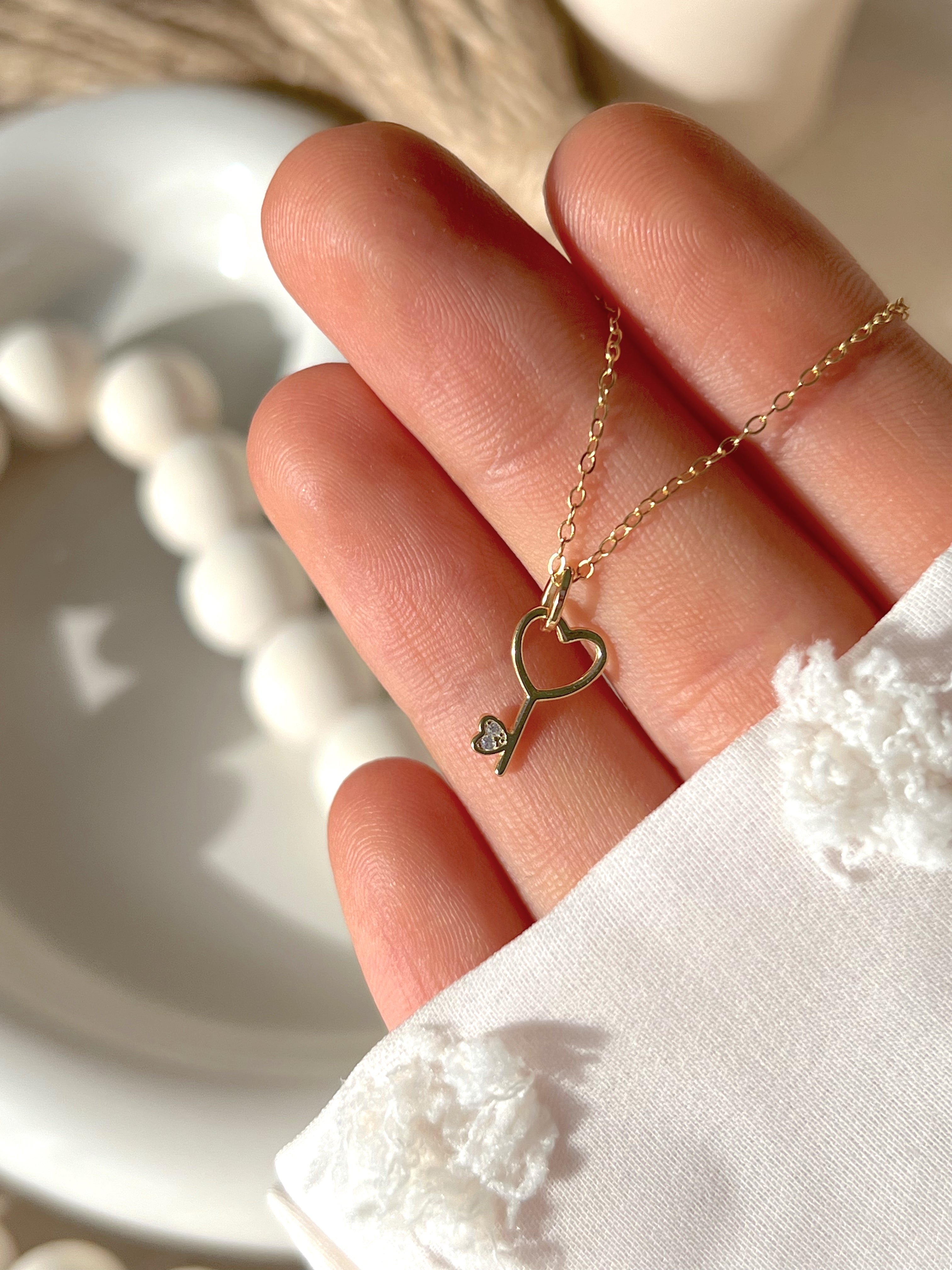 Collar con llave de corazón