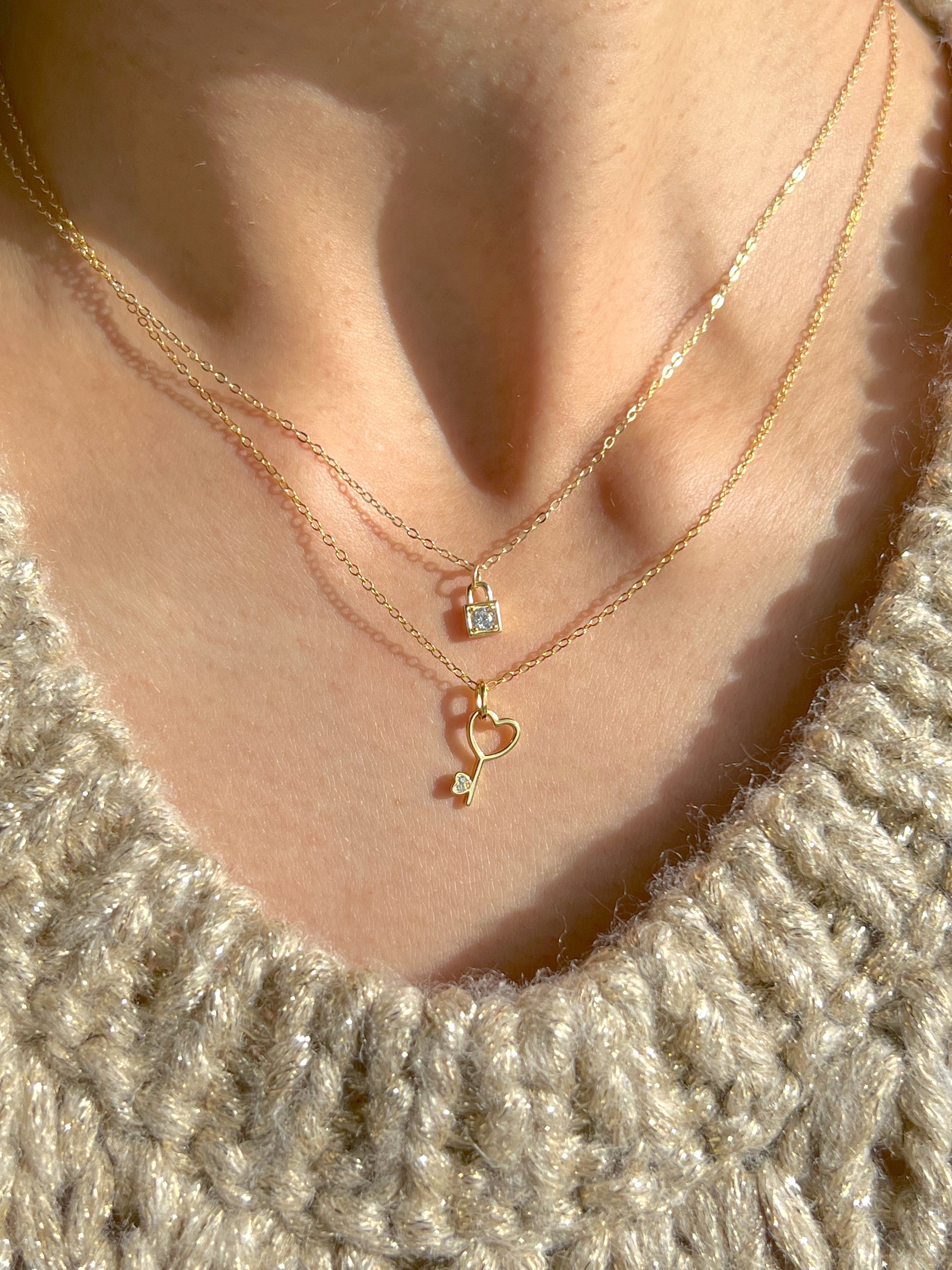 Collar con llave de corazón