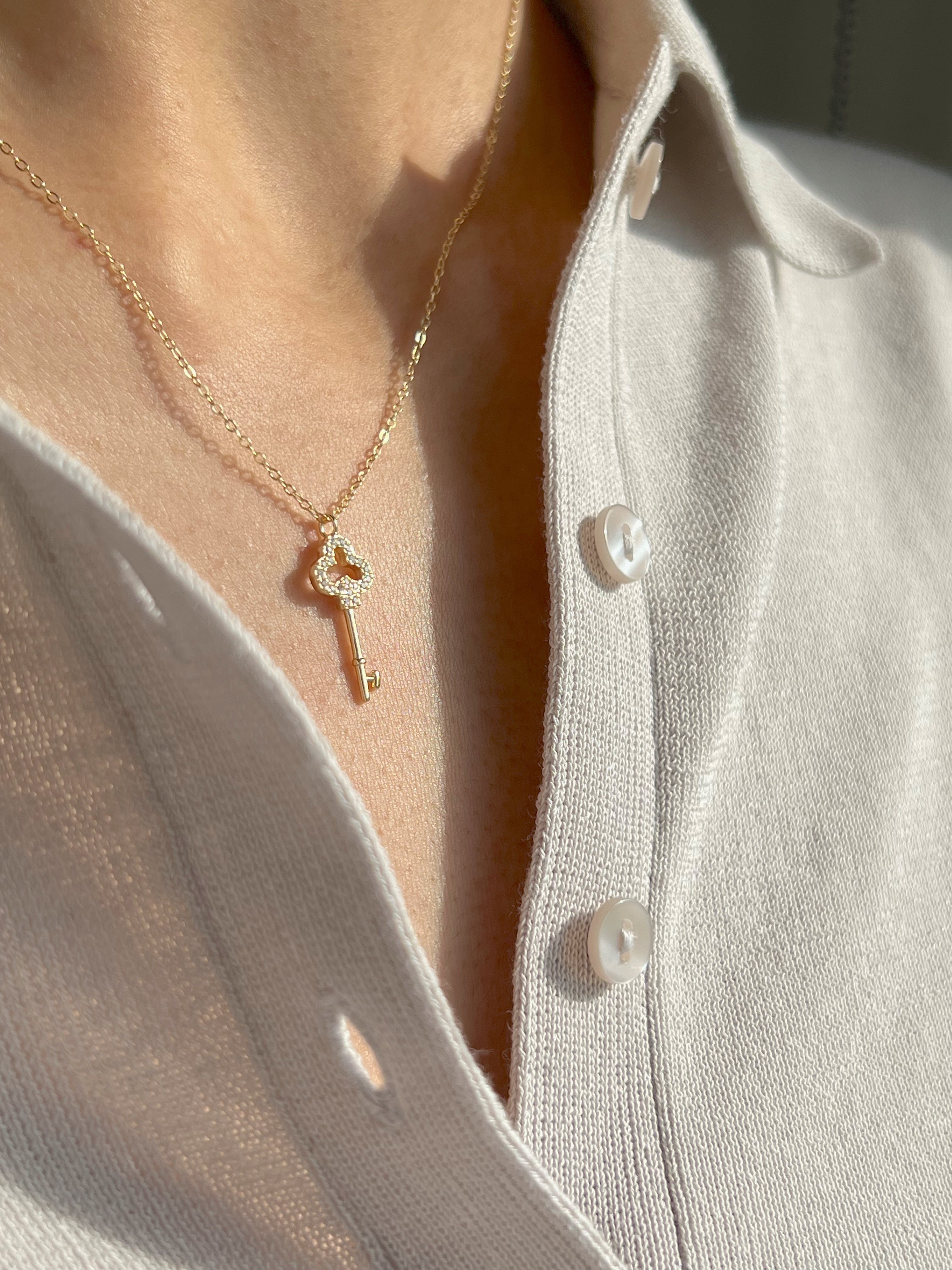 Collar de llave de diamante
