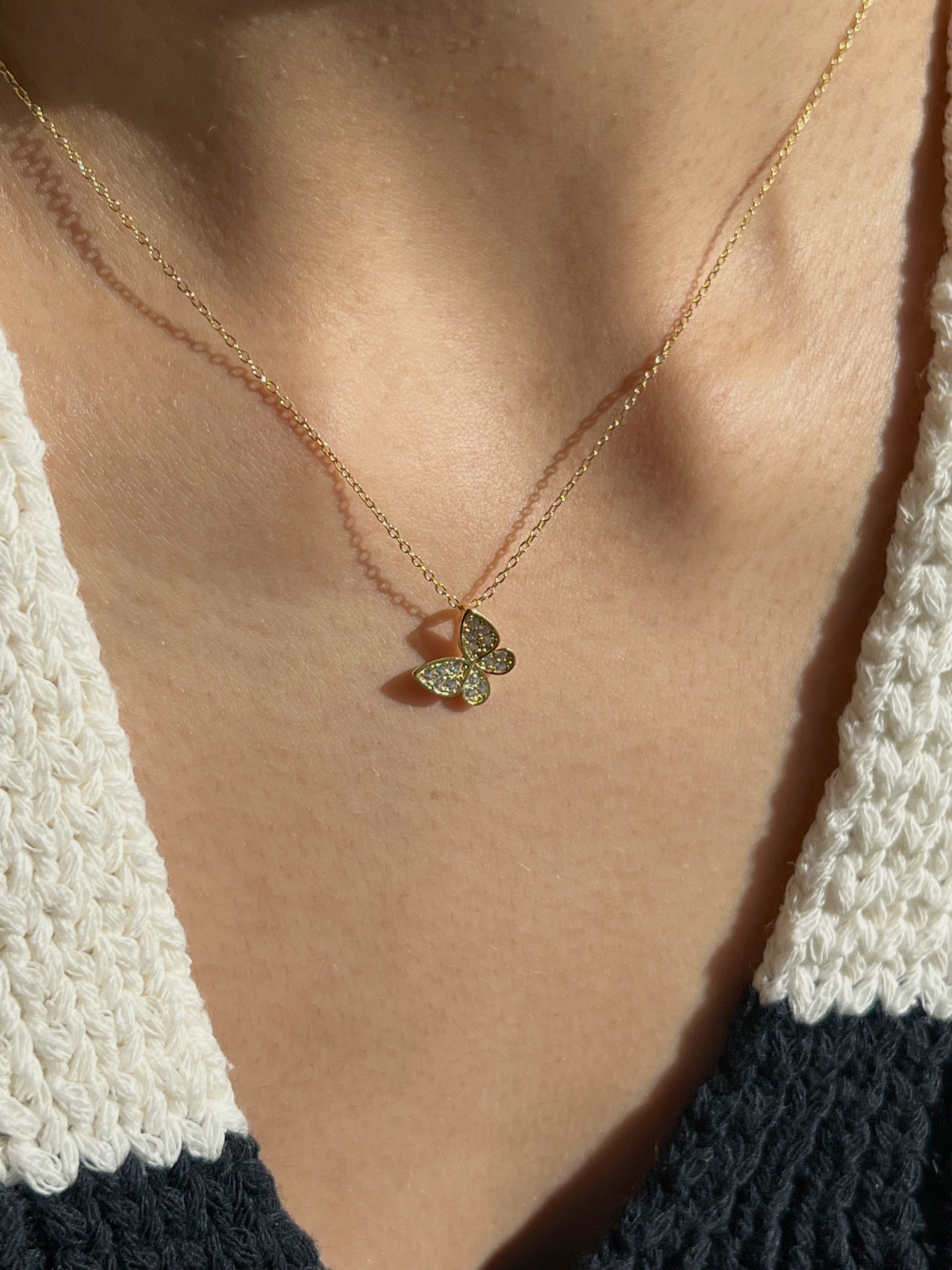 Collar de mariposa