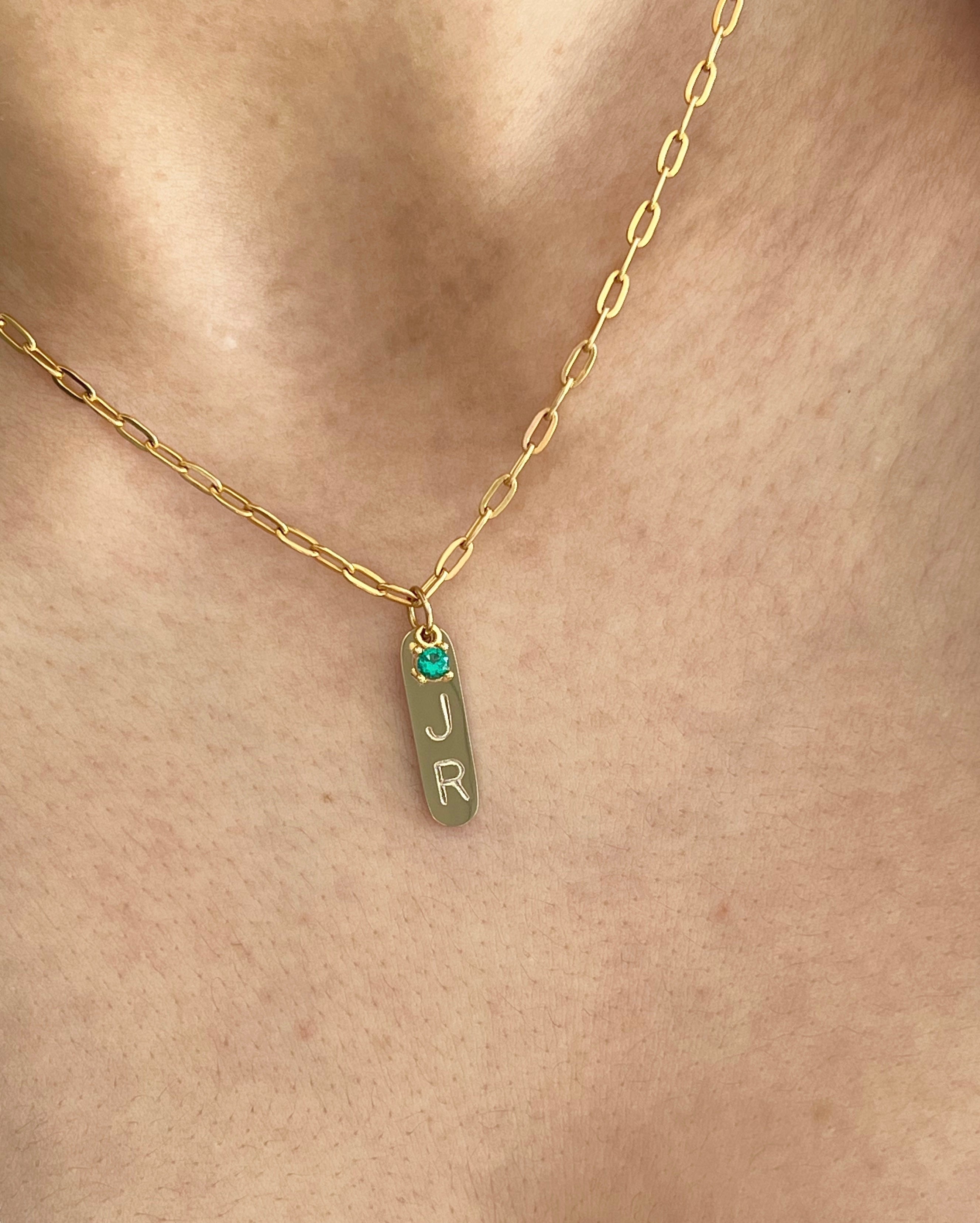 Collar con barra inicial