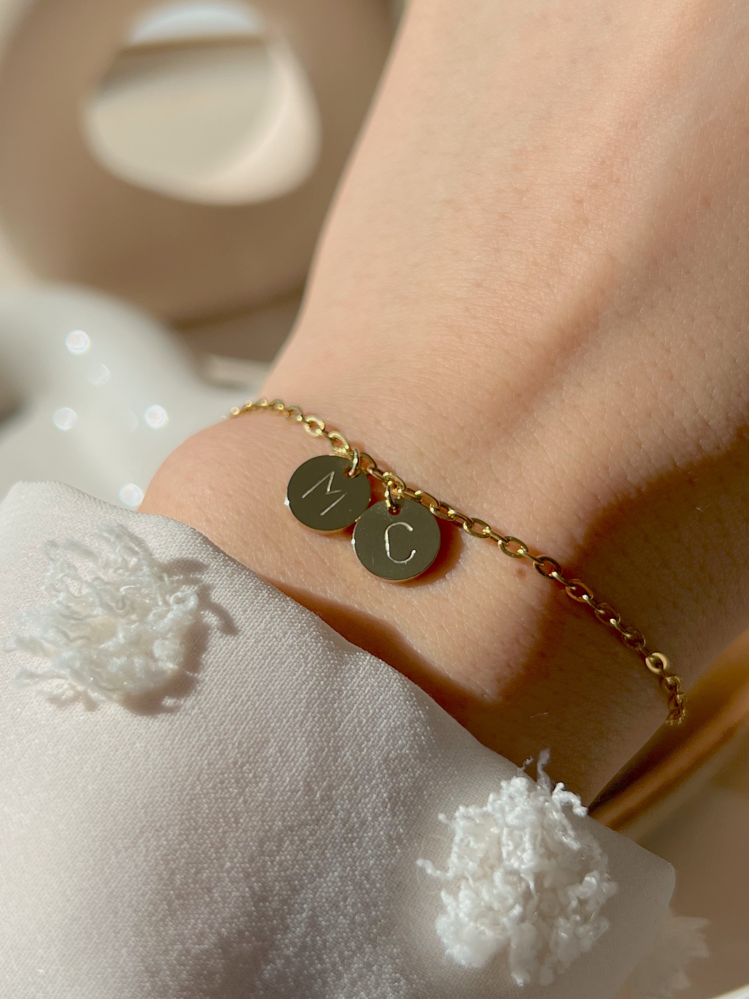 Pulsera de moneda inicial