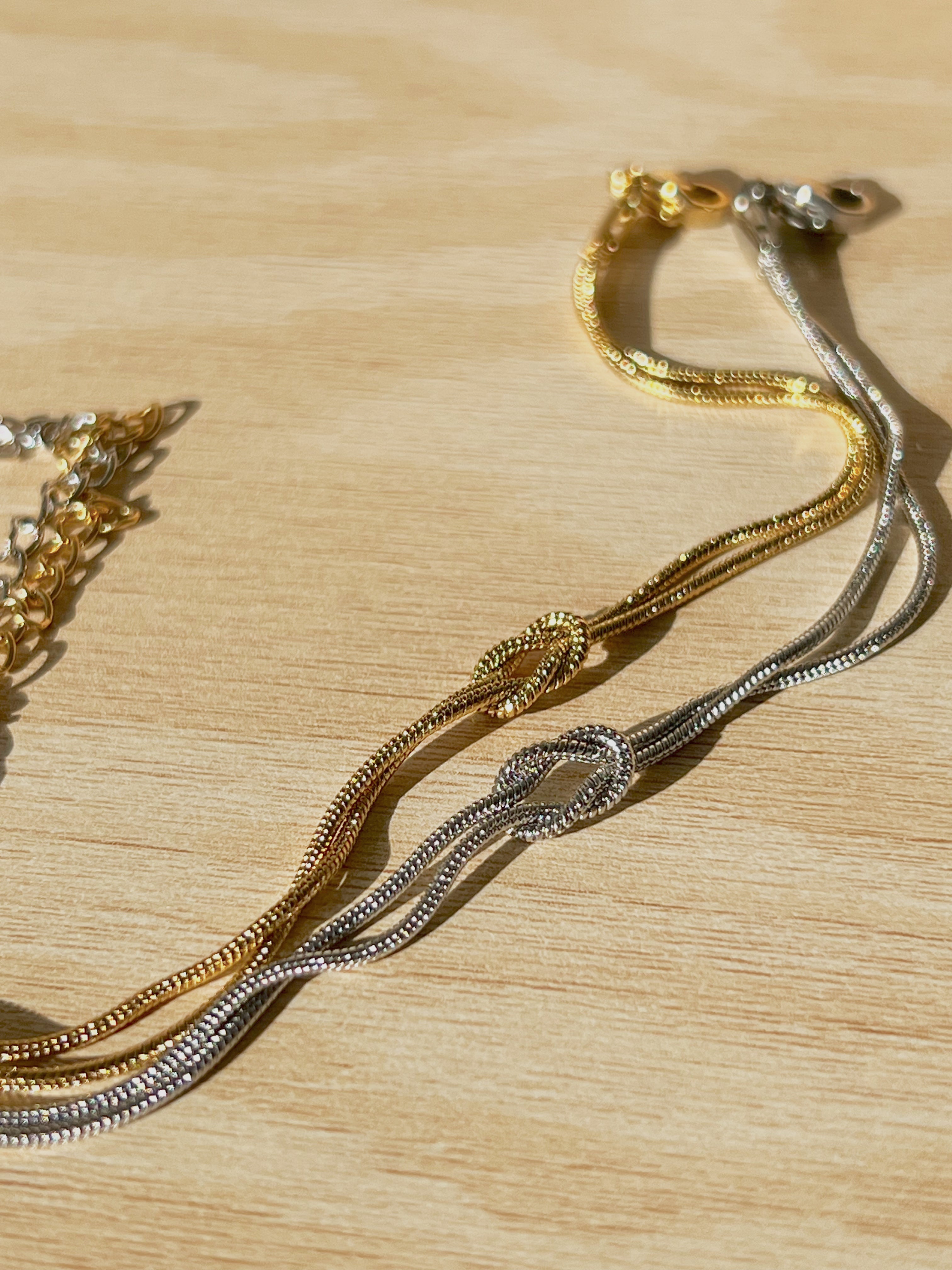 Conjunto de pulseras de nudo a juego